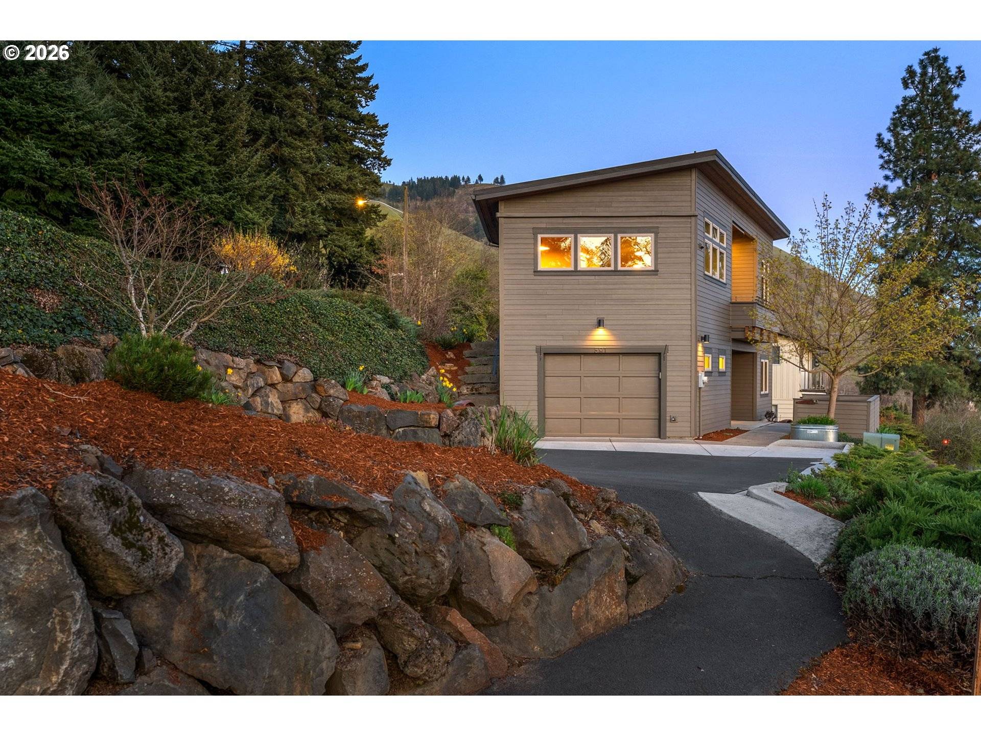 591 NE GRANDVIEW BLVD, White Salmon, WA 98672