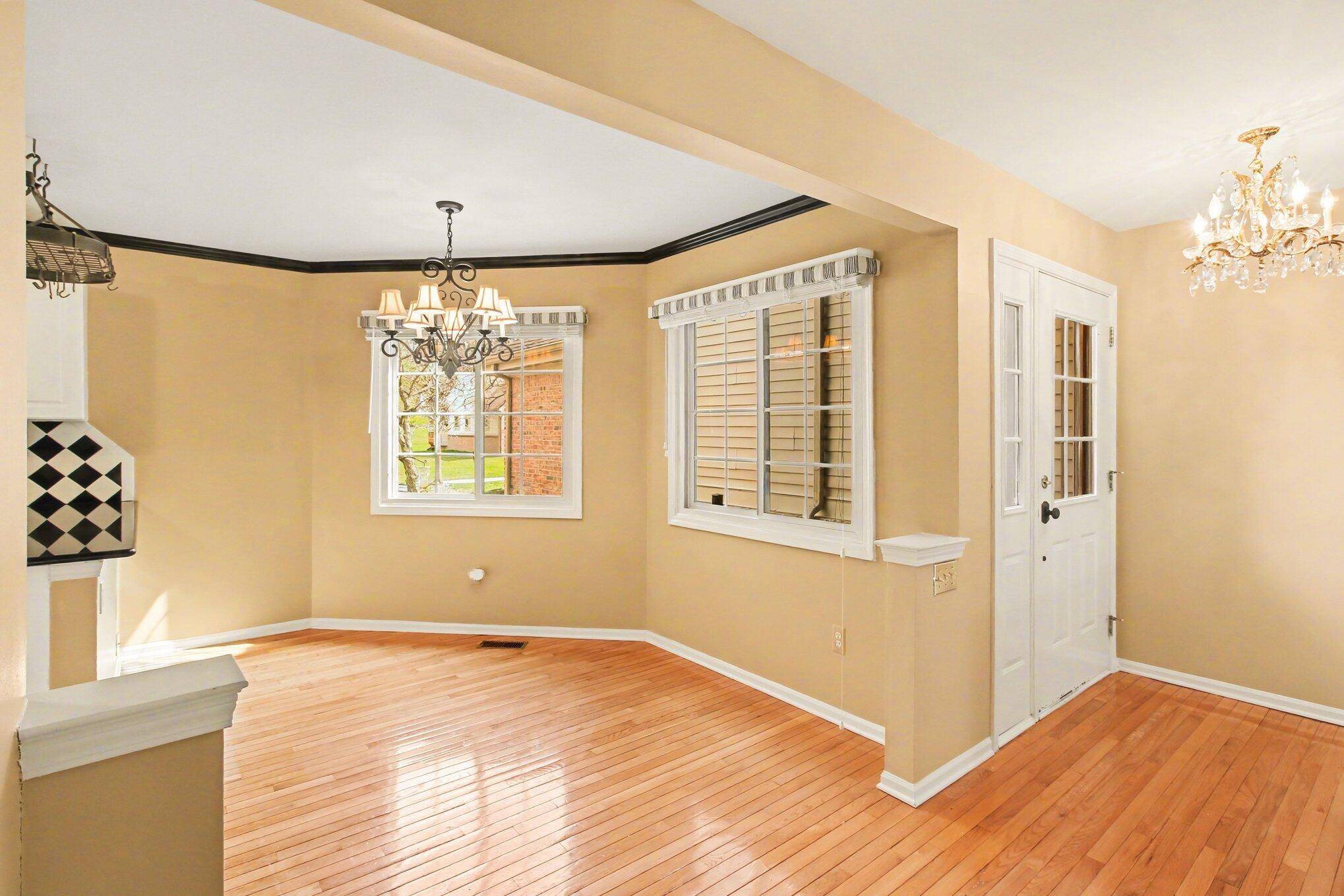 306 Pineknoll CT, Brighton City, MI 48116