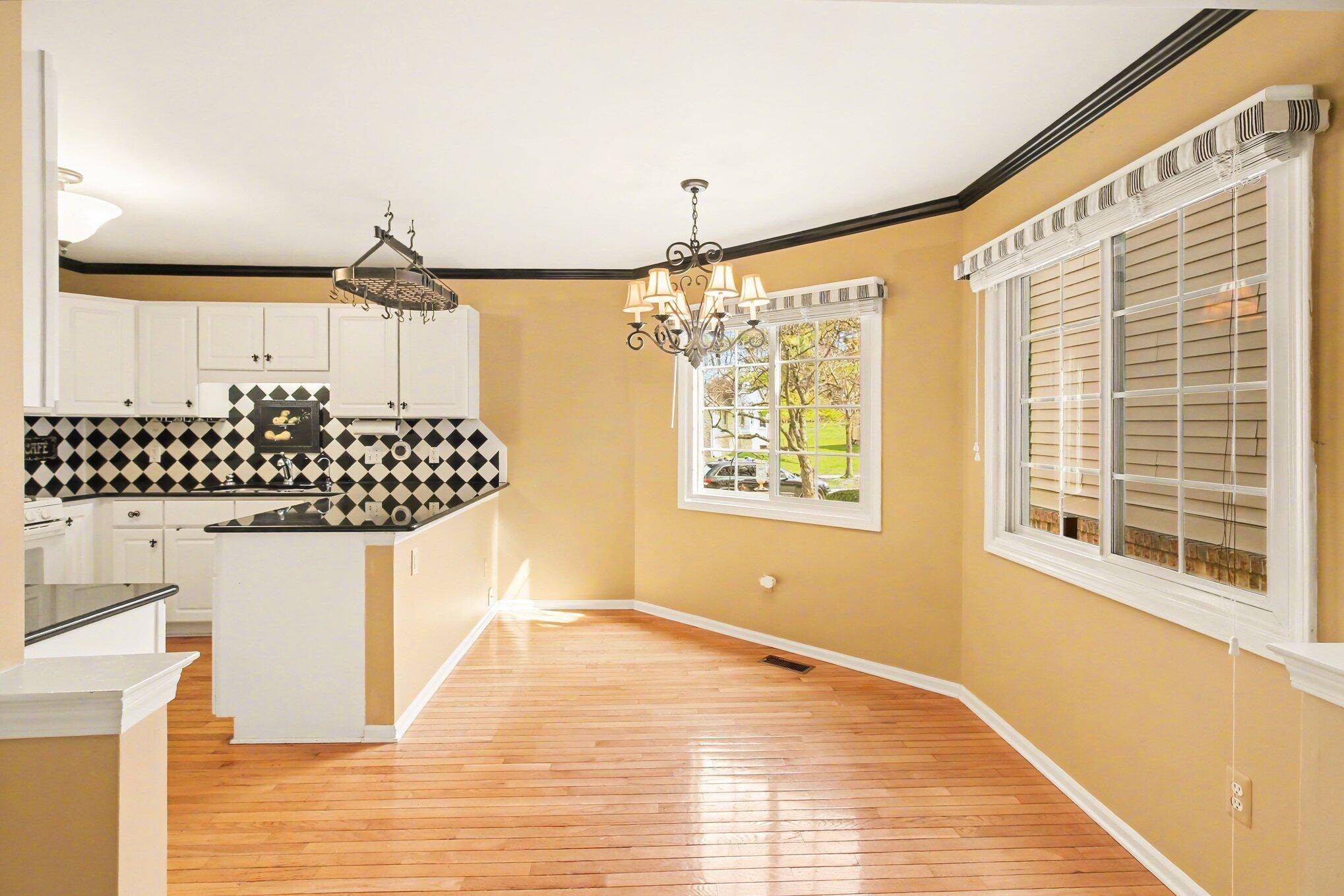 306 Pineknoll CT, Brighton City, MI 48116