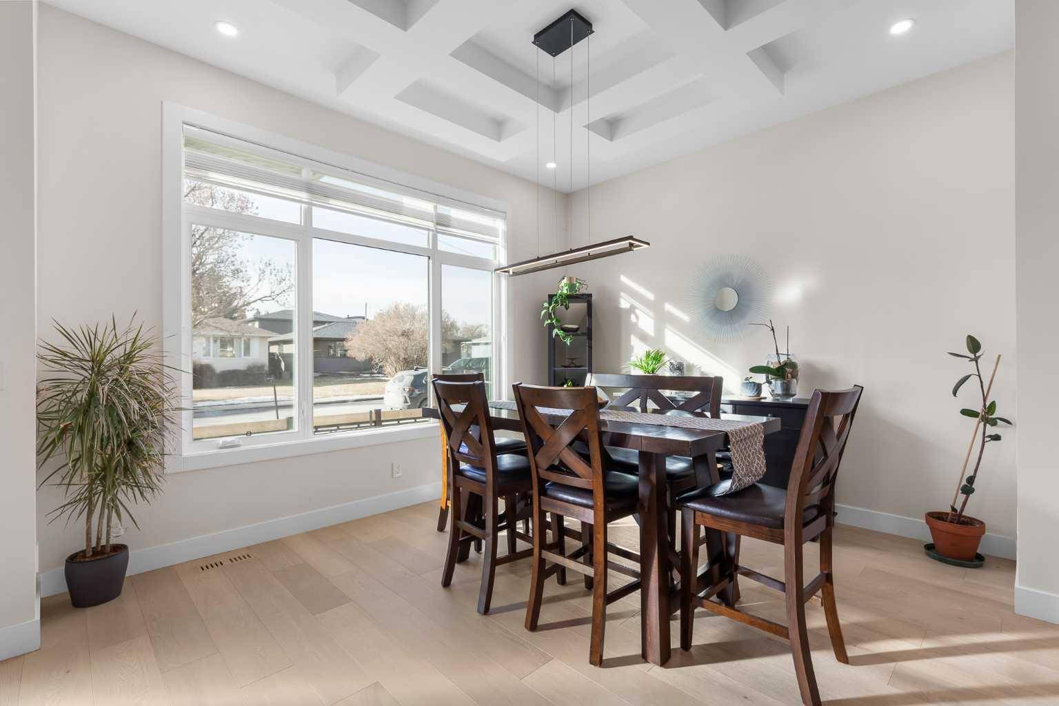 2520 Cochrane RD NW, Calgary, AB T2M 4H7