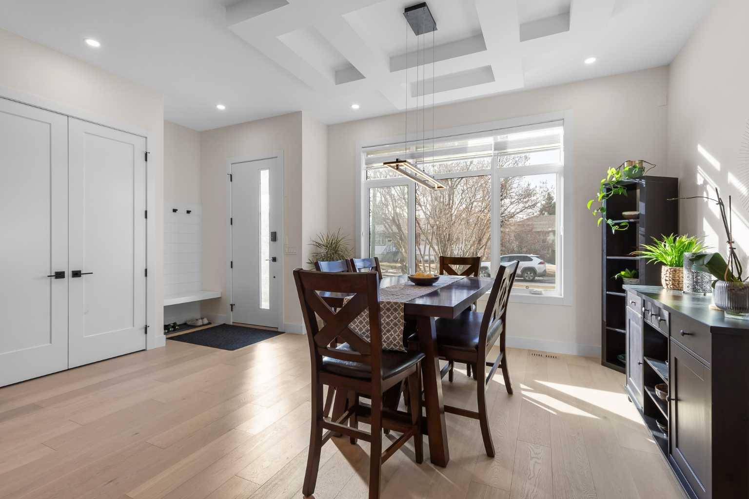 2520 Cochrane RD NW, Calgary, AB T2M 4H7