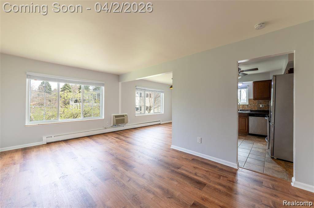 100 W Hickory Grove RD #B3, Bloomfield Hills, MI 48304