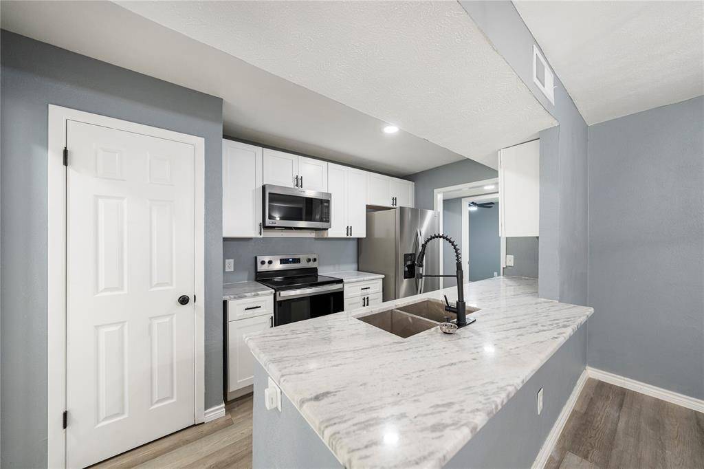 2517 Clearwood Drive, Arlington, TX 76014