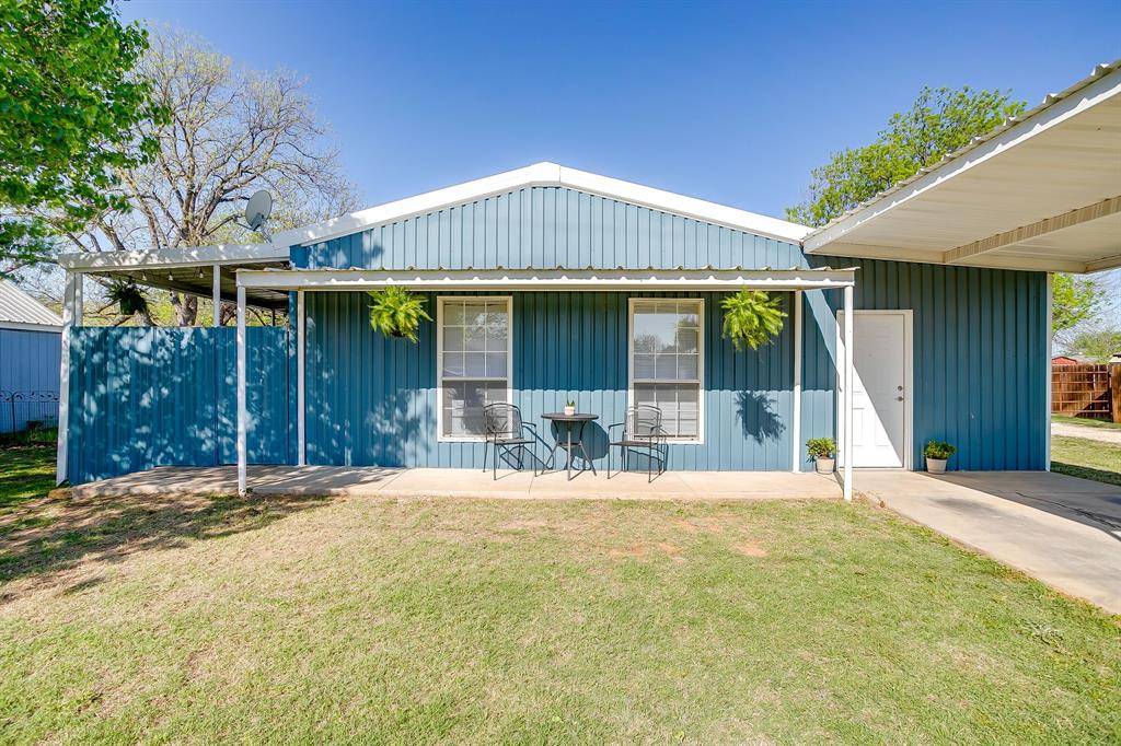 303 Gandy Street, Lipan, TX 76462