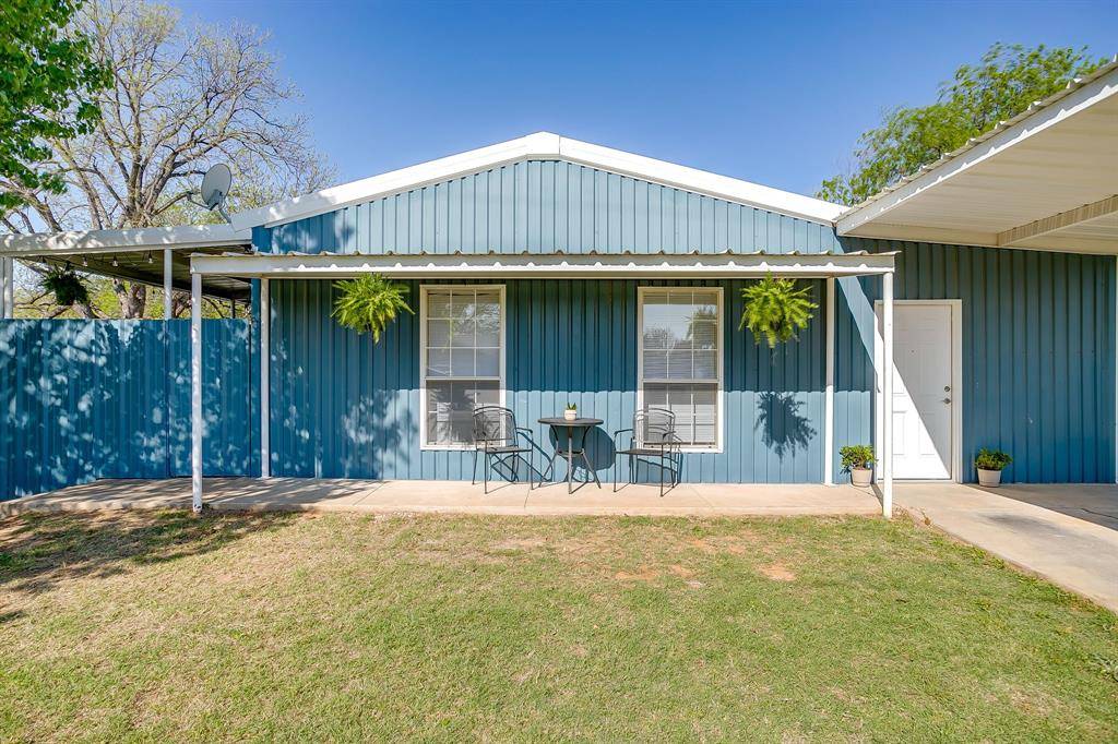 303 Gandy Street, Lipan, TX 76462