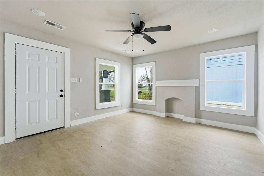 1511 Southerland Avenue, Dallas, TX 75203