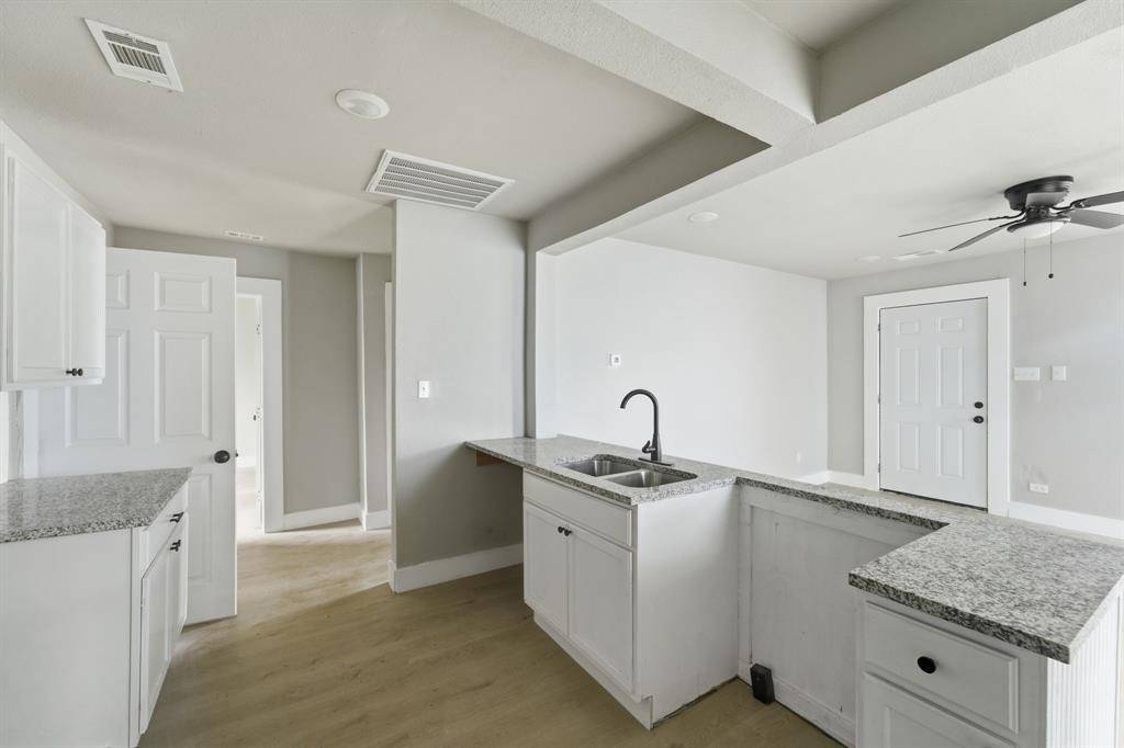 1511 Southerland Avenue, Dallas, TX 75203