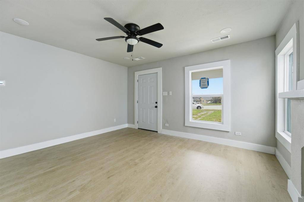 1511 Southerland Avenue, Dallas, TX 75203