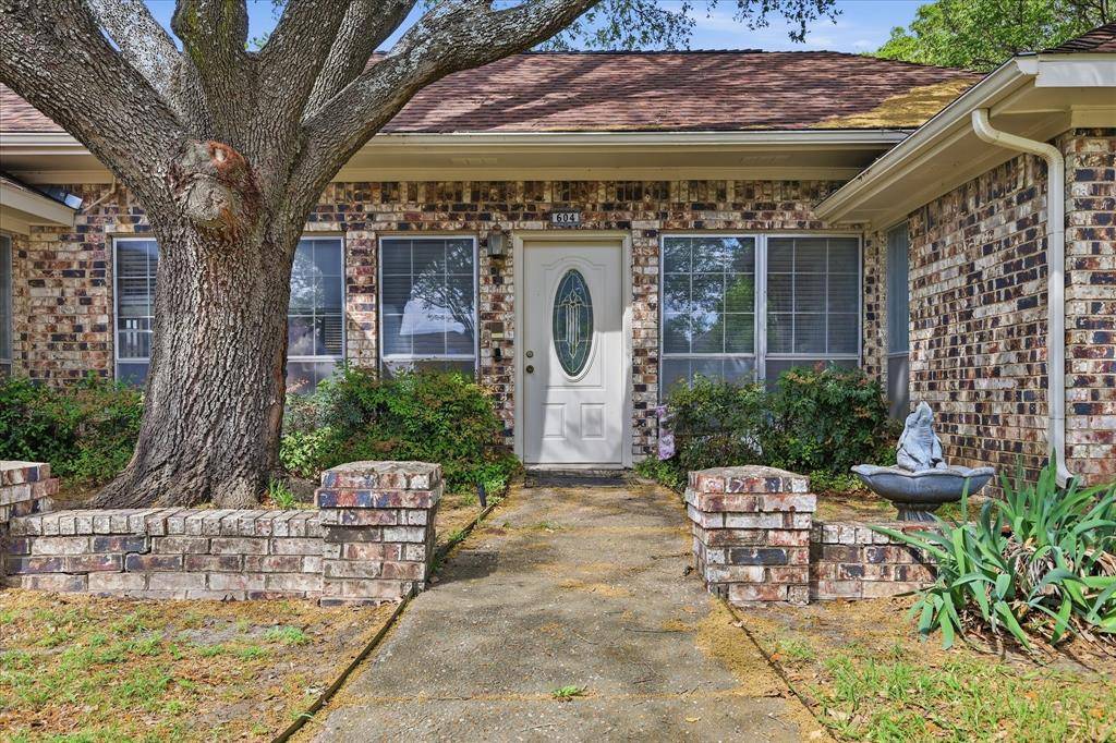 604 S Briarcrest Drive, Richardson, TX 75081