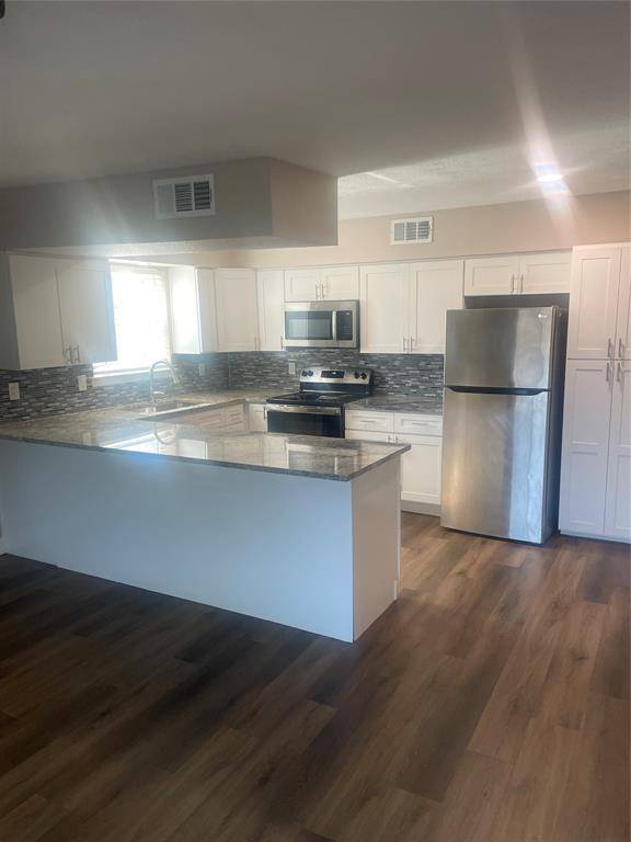 904 Spring Valley Plaza #A, Richardson, TX 75080