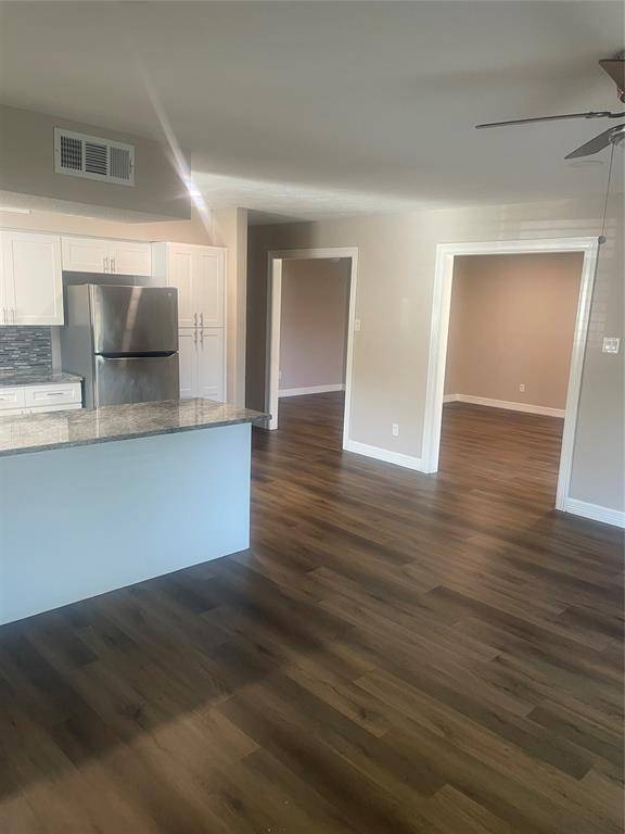 904 Spring Valley Plaza #A, Richardson, TX 75080