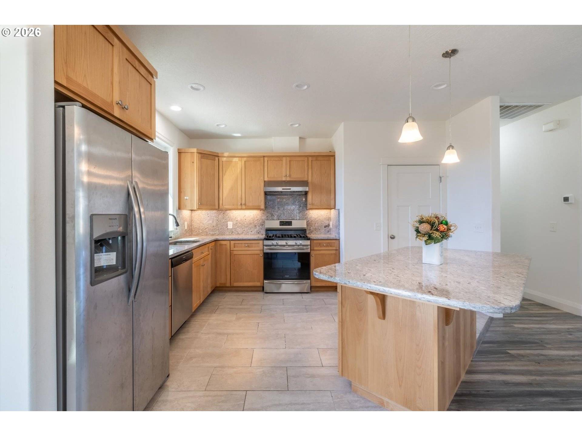 2010 ROOSEVELT LOOP, North Bend, OR 97459