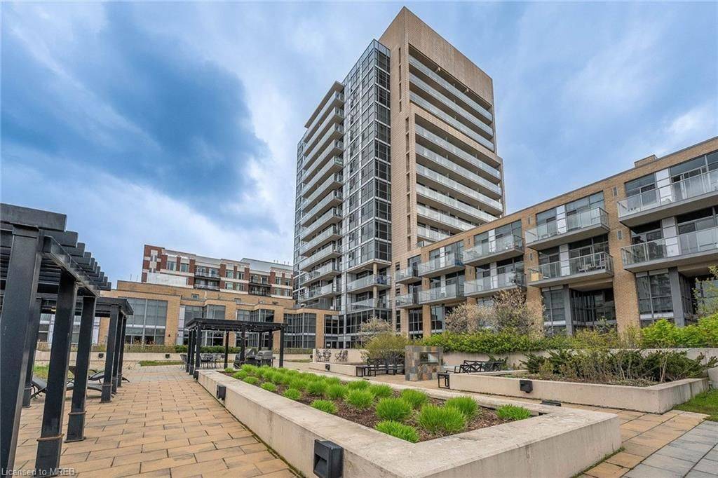 1940 IRONSTONE DR #705, Burlington, ON L7L 0E4