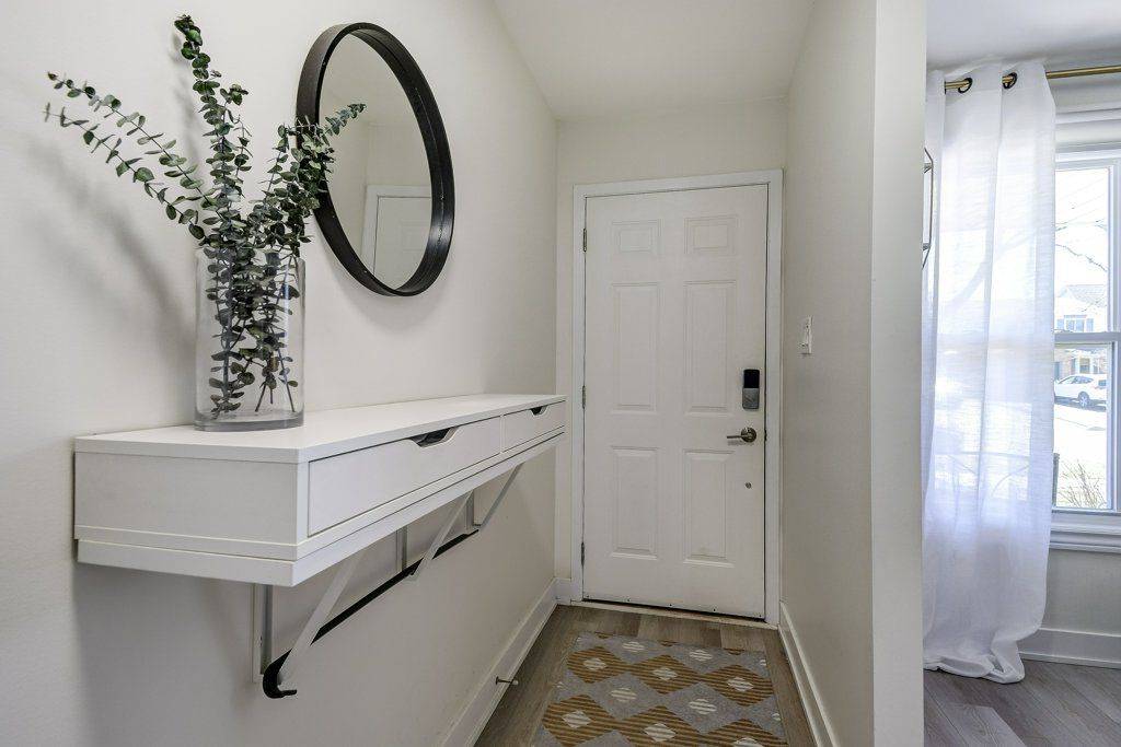 2405 Malcom CRES, Burlington, ON L7P 3Y5