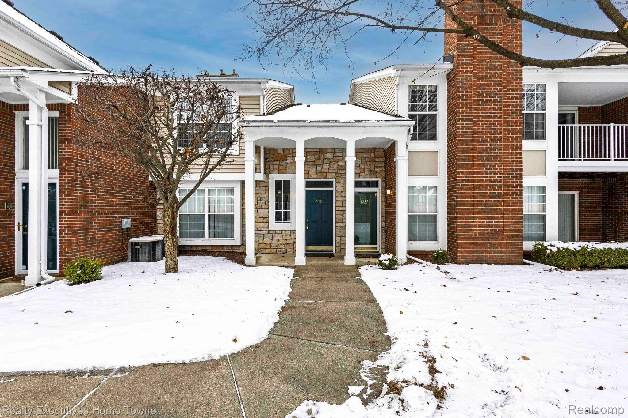 4289 Berkshire DR, Sterling Heights, MI 48314