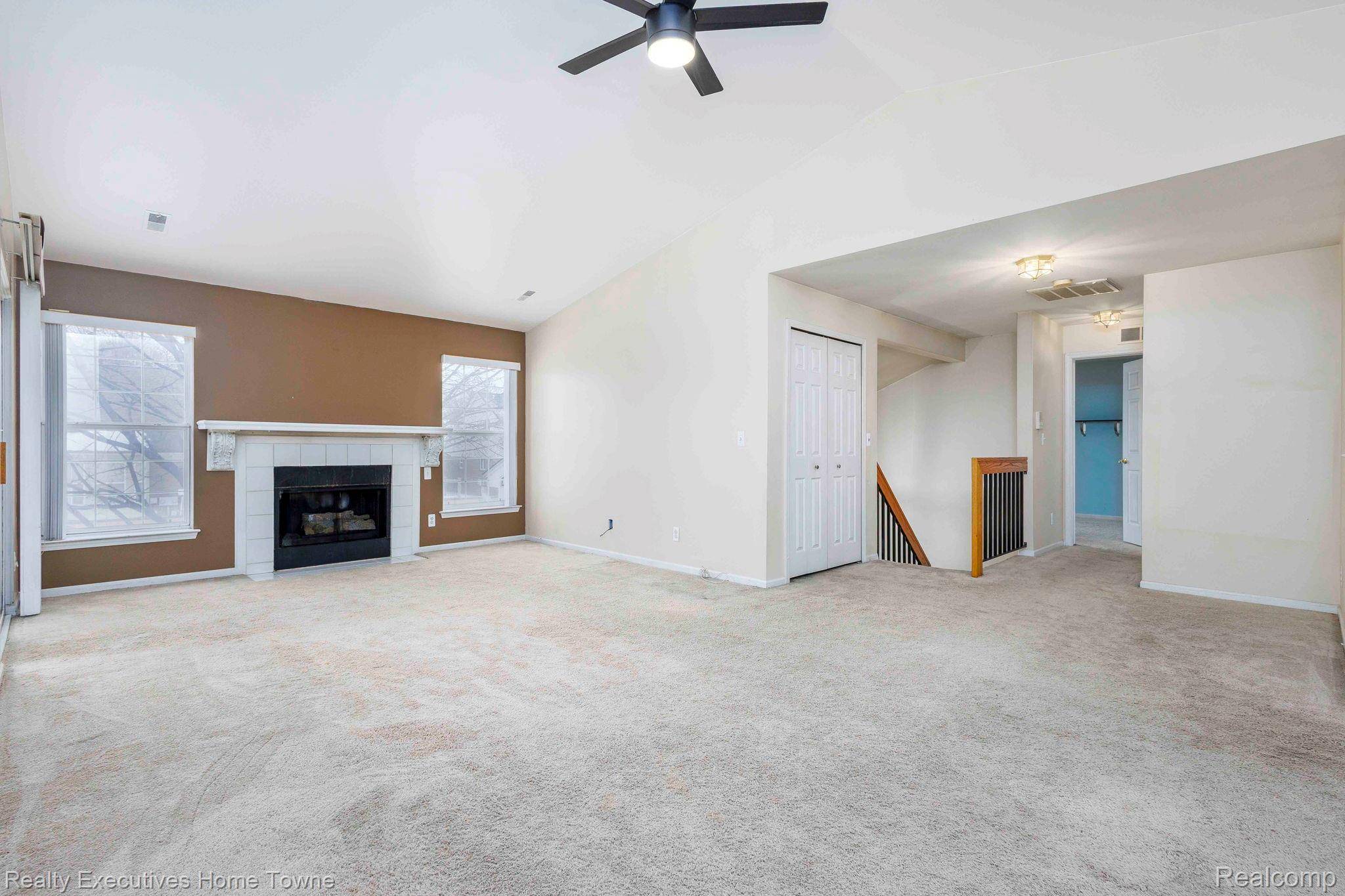 4289 Berkshire DR, Sterling Heights, MI 48314