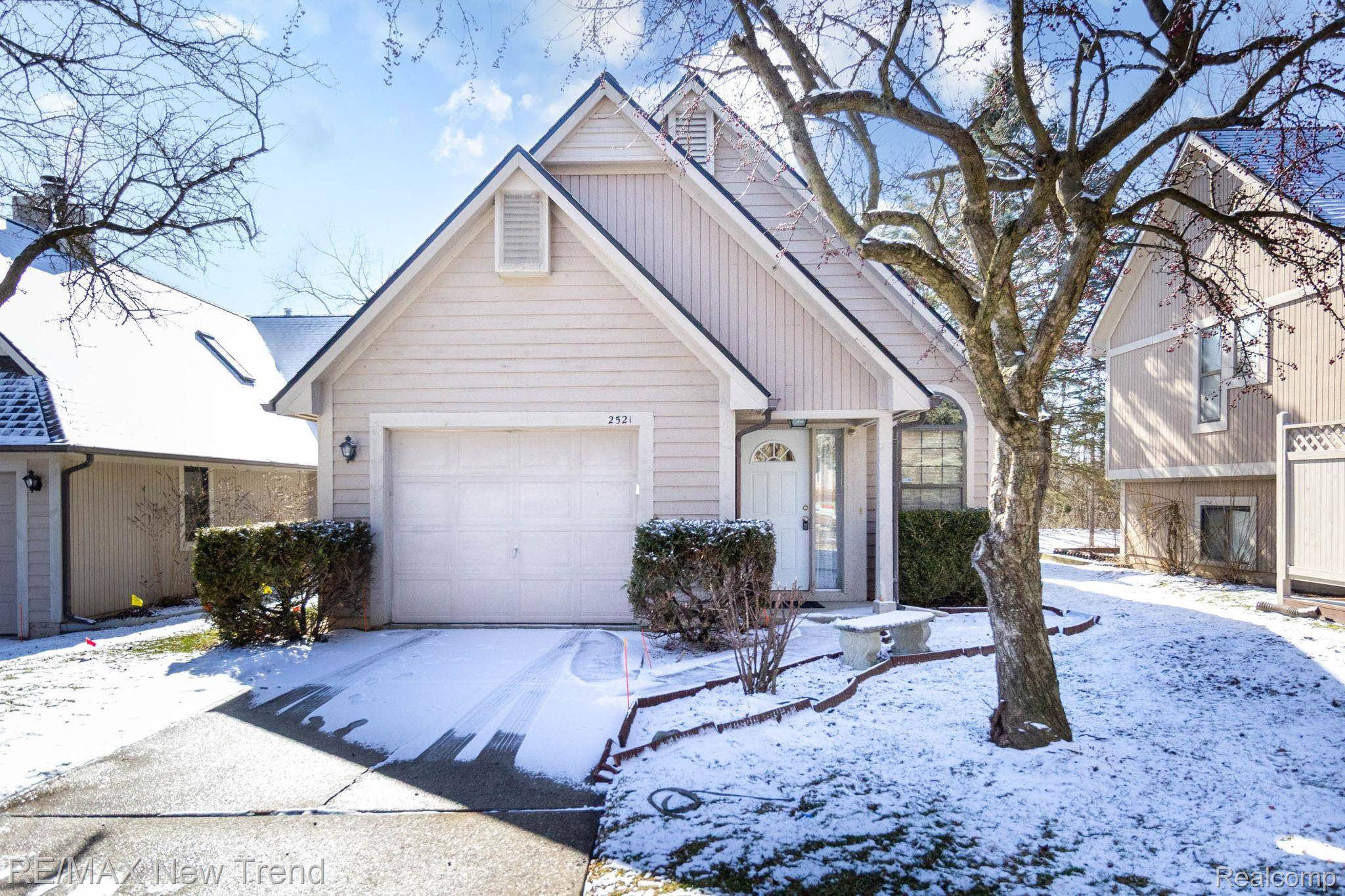 2521 Country Village CT, Ann Arbor, MI 48103