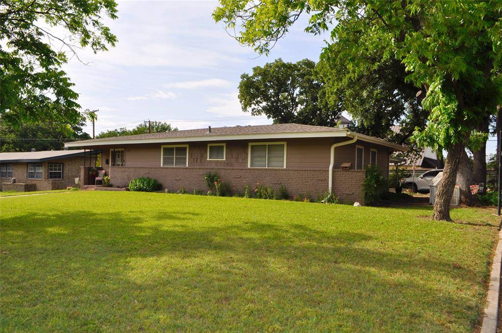 1405 Rolling Hills Drive, Graham, TX 76450