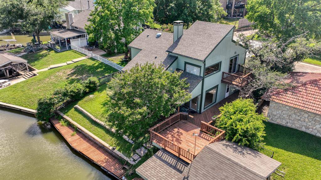 696 Harbor Drive N, Azle, TX 76020