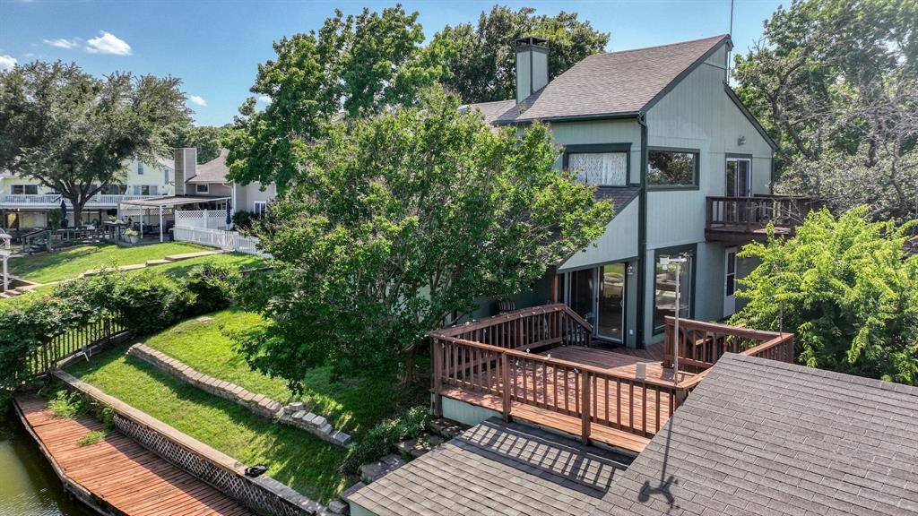 696 Harbor Drive N, Azle, TX 76020