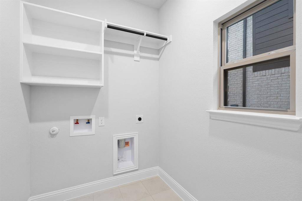 3933 Lakefield Drive, Crandall, TX 75114