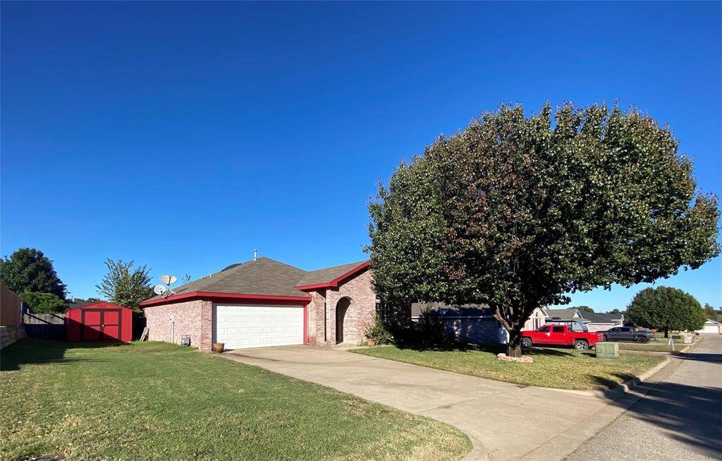 318 Alpine Drive, Weatherford, TX 76086