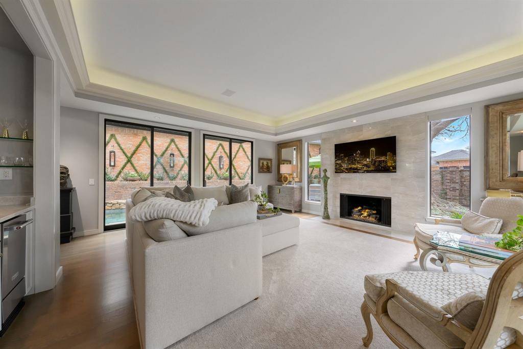 16037 Chalfont Circle, Dallas, TX 75248