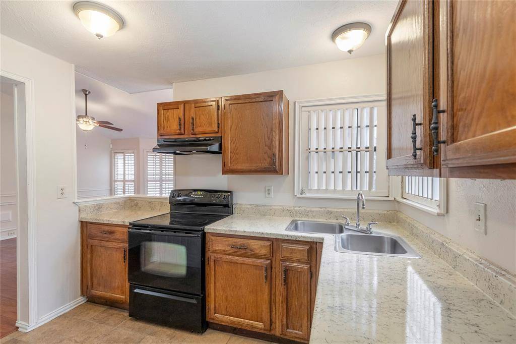 2406 Sunflower Drive, Arlington, TX 76014