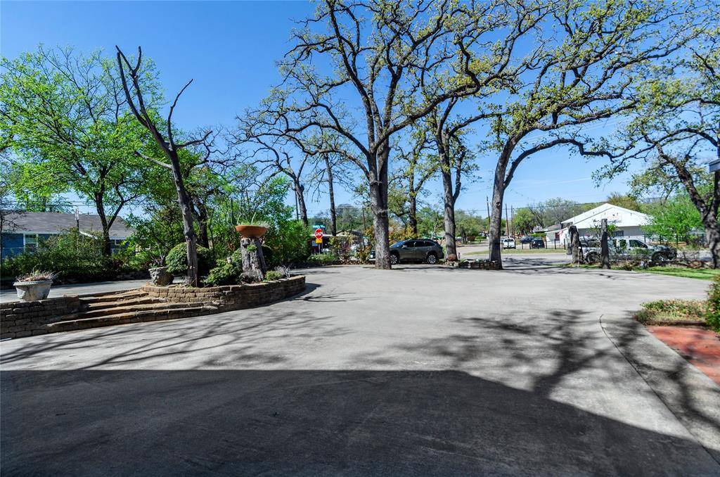 1400 E Shady Grove Road, Irving, TX 75060