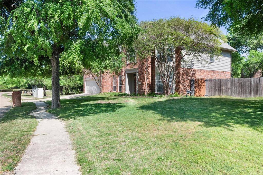 6211 Fox Hunt Drive, Arlington, TX 76001