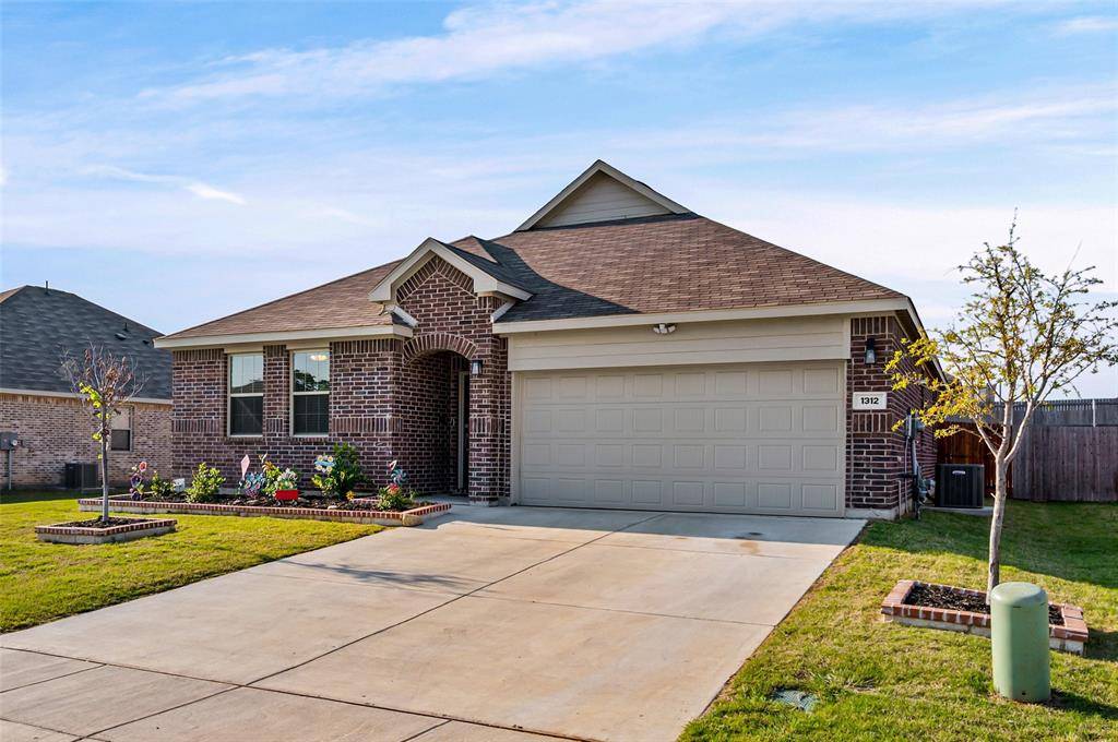 1312 Pistachio Drive, Azle, TX 76020