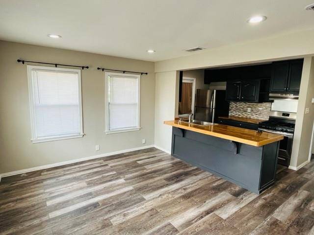 4000 Walker Street, Dallas, TX 75211