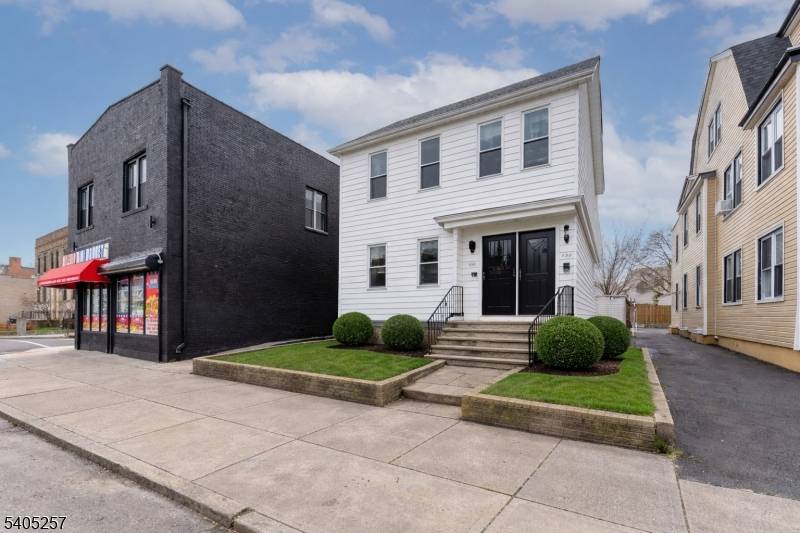 135 Tremont Ave, East Orange City, NJ 07018