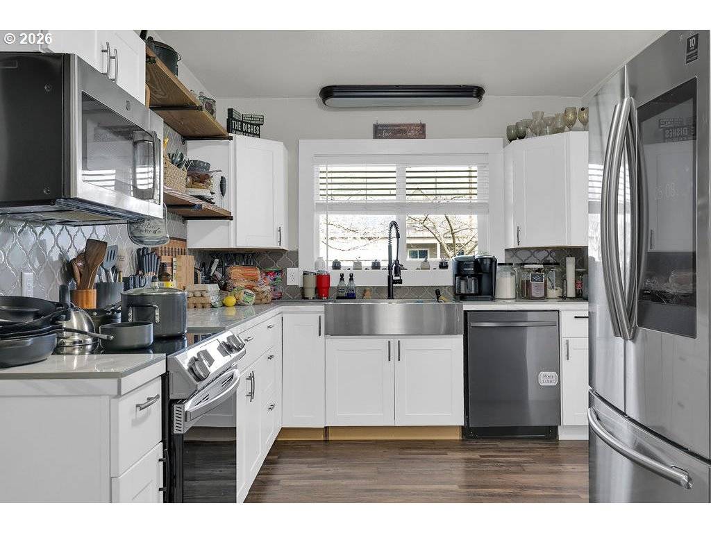 1215 IRVING RD, Eugene, OR 97404