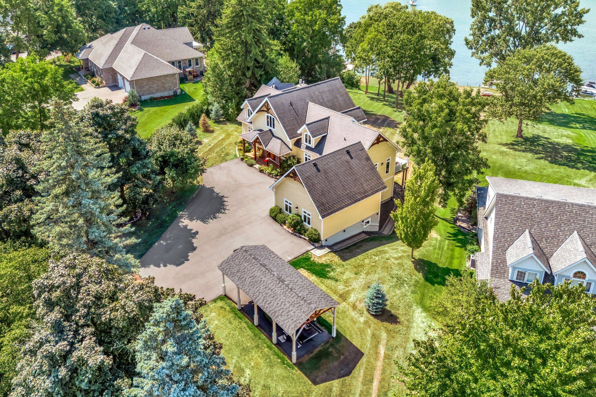 12698 Loyalist Pkwy, Prince Edward County, ON K0K 2T0
