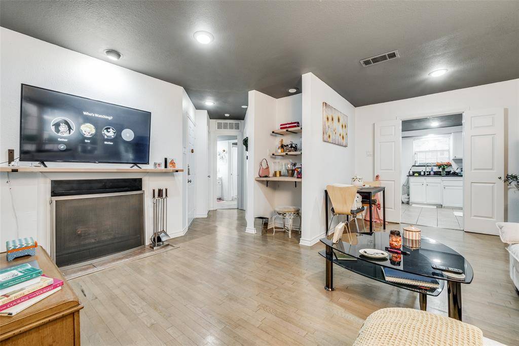 3100 Cole #118, Dallas, TX 75204