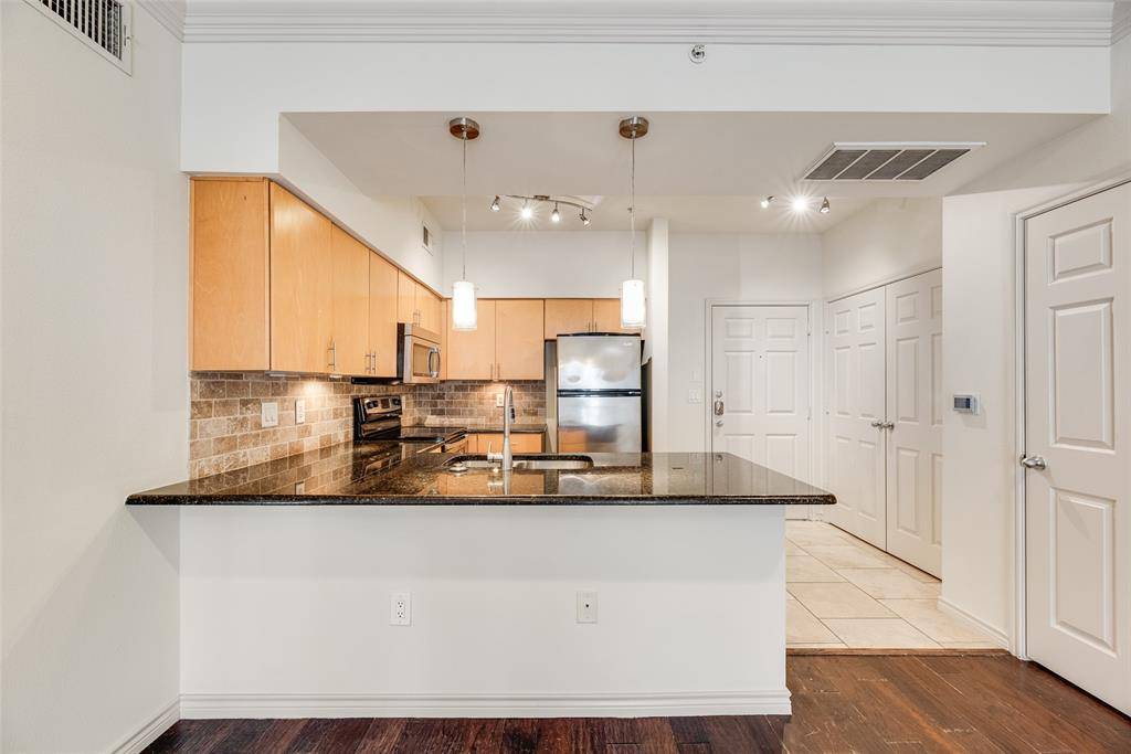 3102 Kings Road #2204, Dallas, TX 75219