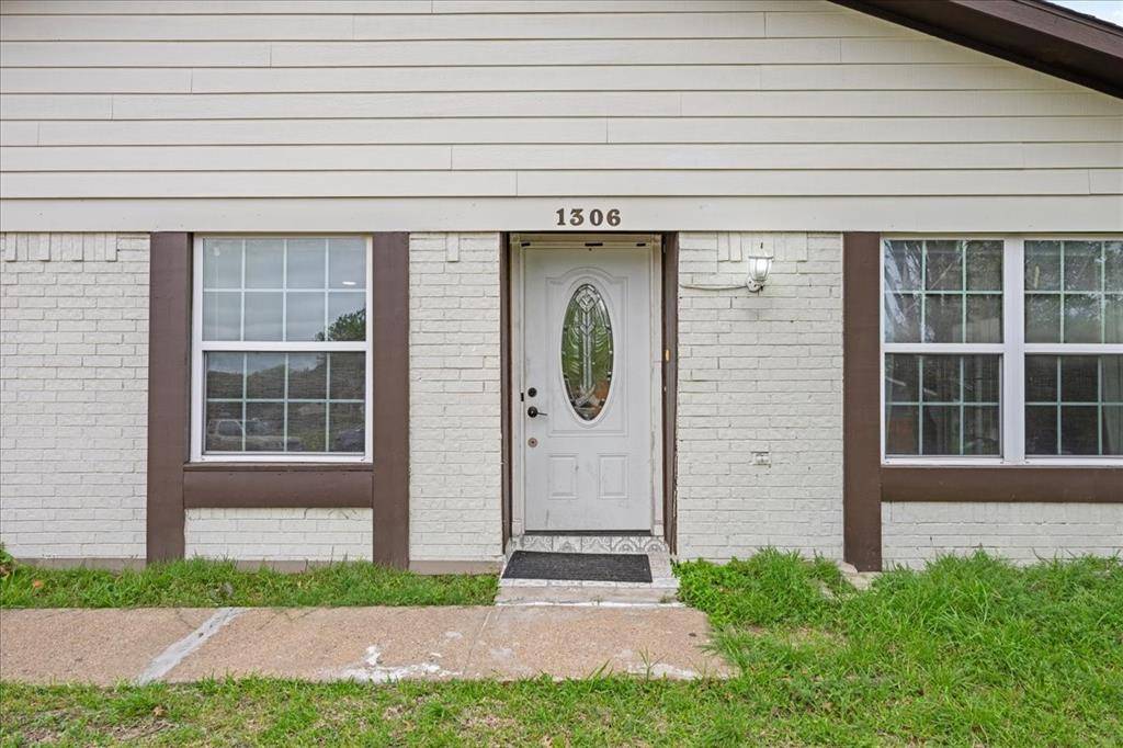 1306 Eagle Pass, Garland, TX 75040