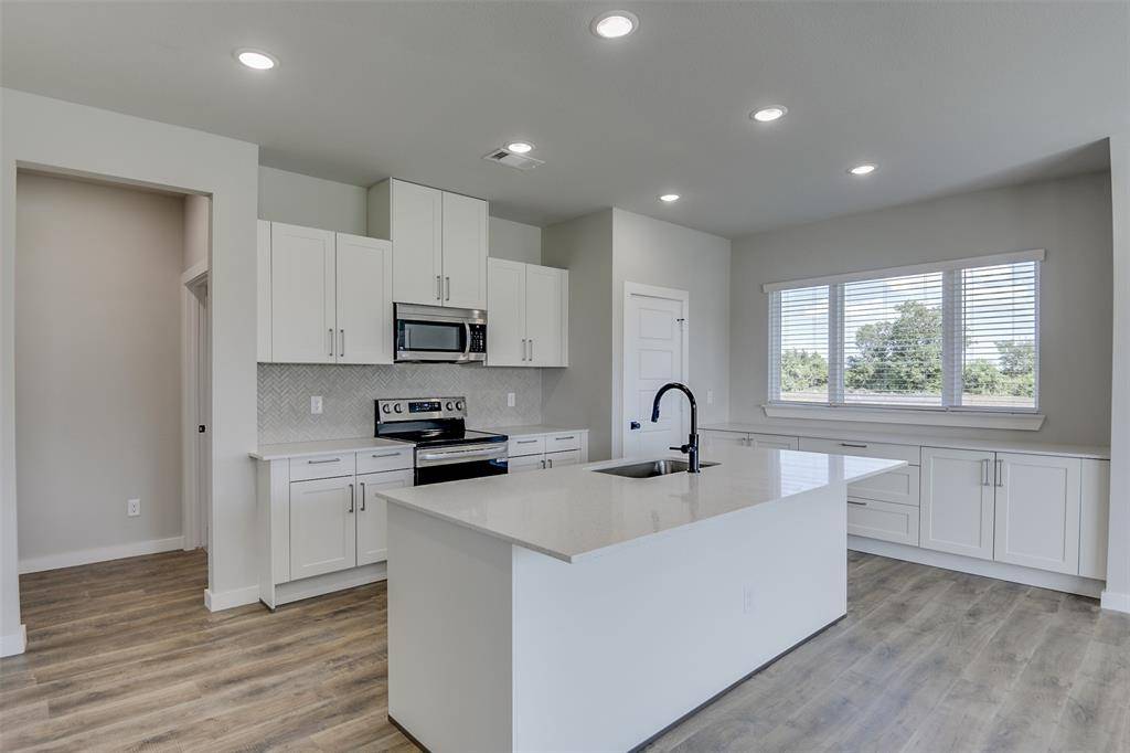 6818 Florence Drive, Midlothian, TX 76065