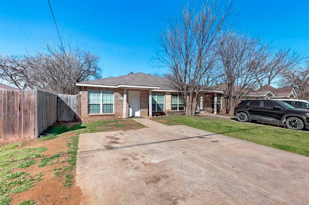 404 Truman Street, Arlington, TX 76011