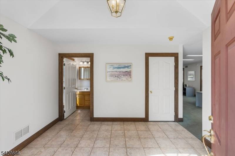27 Main St, Sparta Twp., NJ 07871
