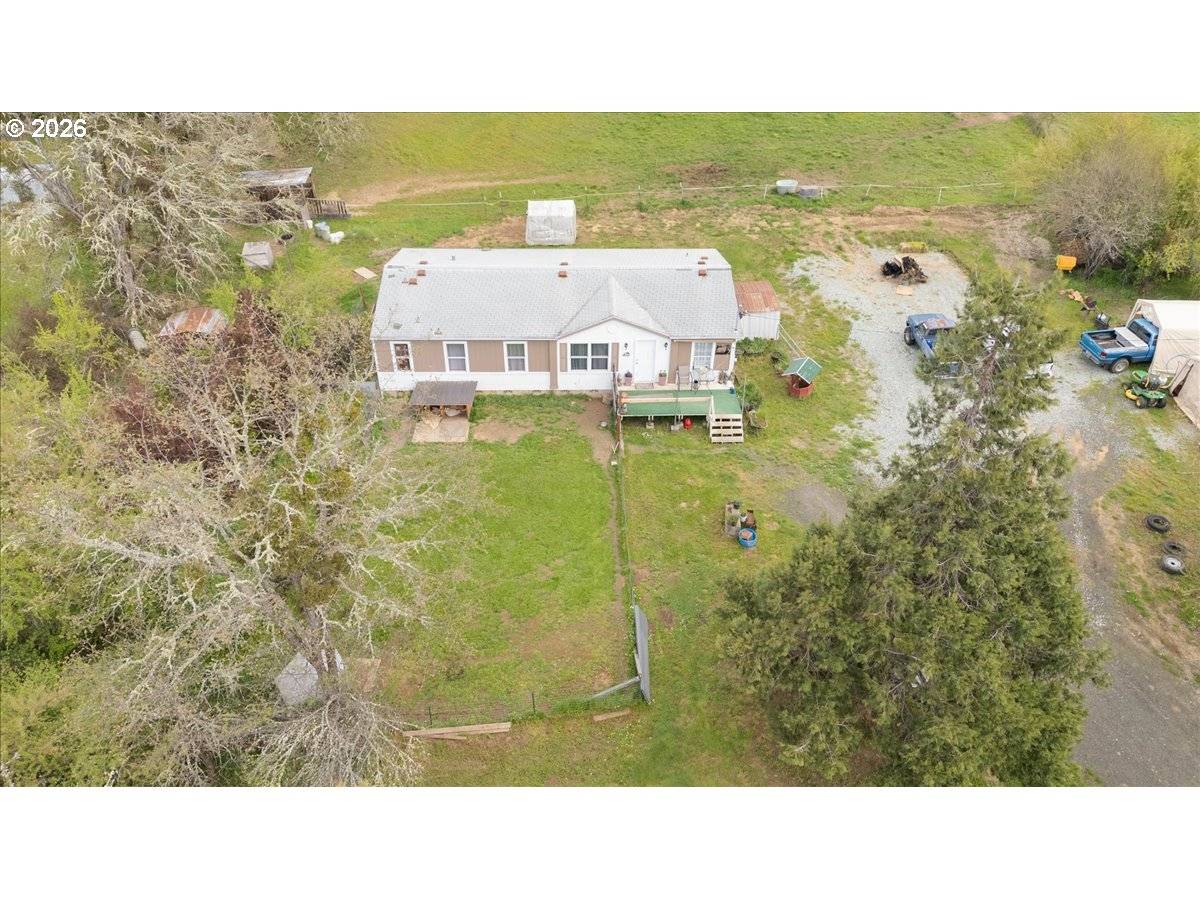 11304 TILLER TRAIL HWY, Days Creek, OR 97429