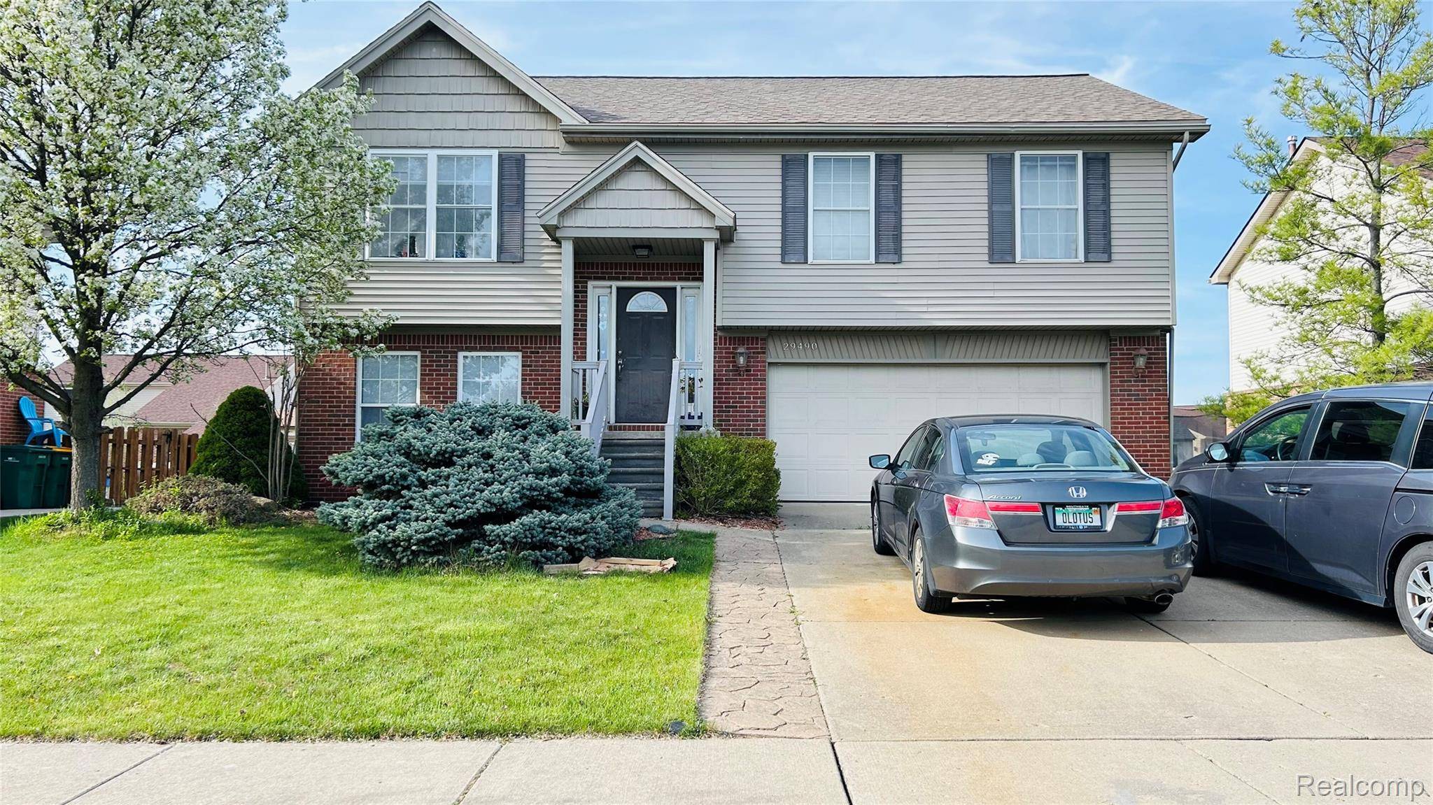 29490 Hunter St, Brownstown Charter Township, MI 48183