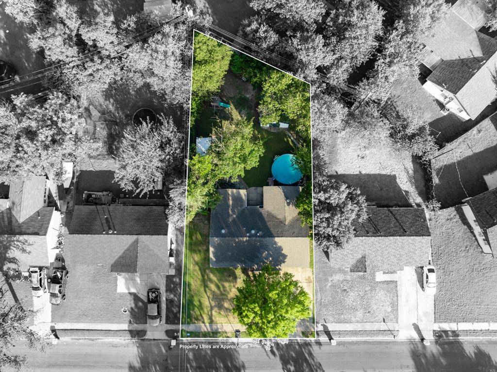 4312 Greenbriar Drive, Bellmead, TX 76705