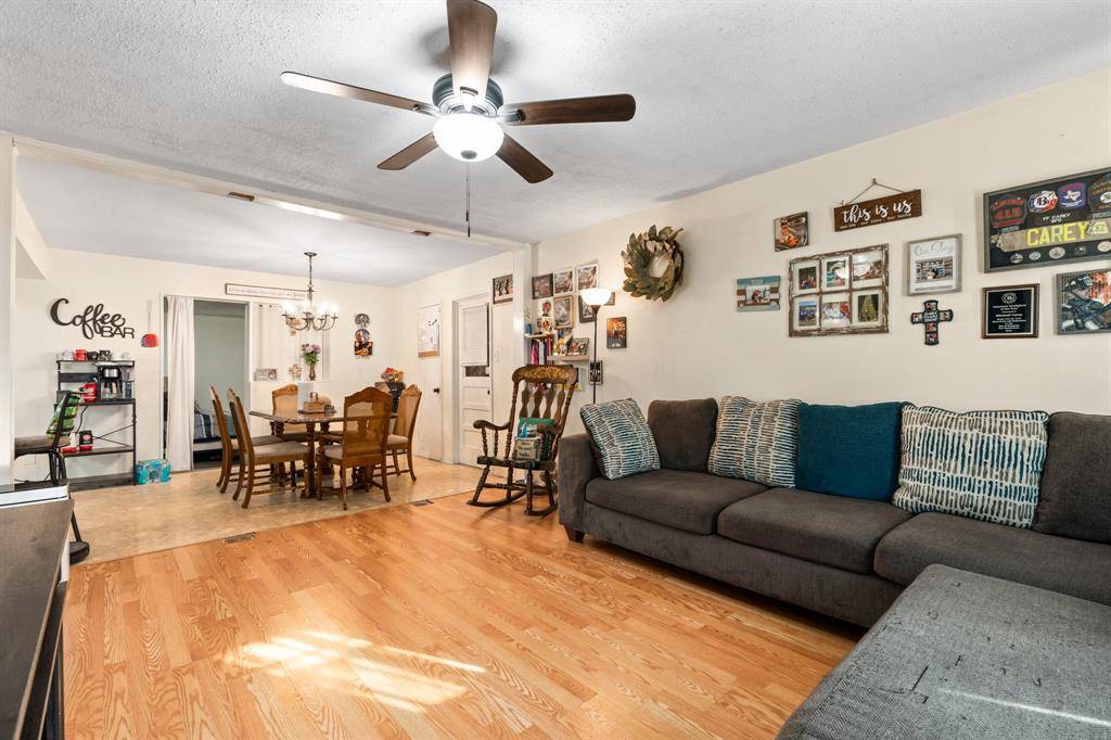 4312 Greenbriar Drive, Bellmead, TX 76705