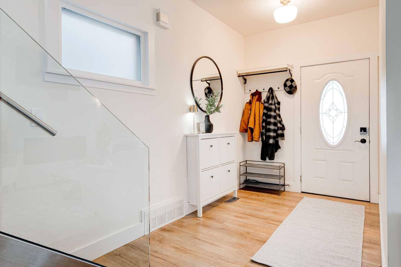 2112 Cliff ST SW, Calgary, AB T2S 2G3