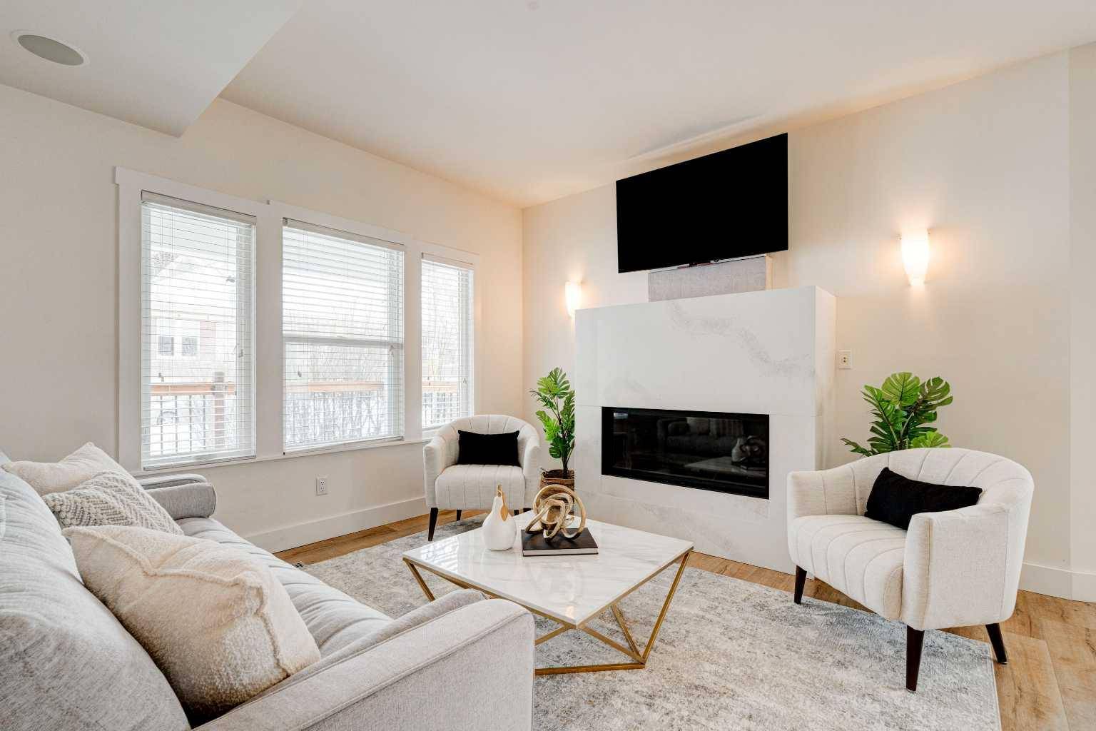 2112 Cliff ST SW, Calgary, AB T2S 2G3