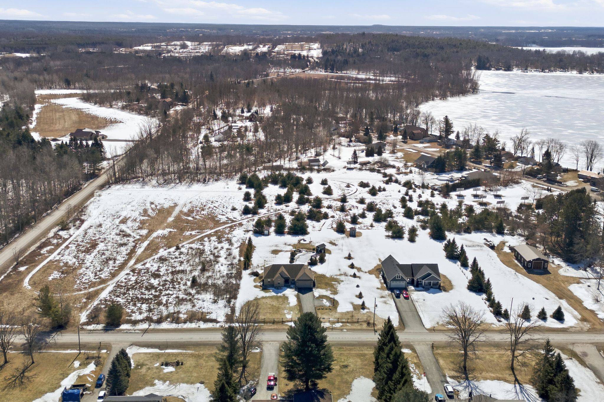 27 Charles RD, Tweed, ON K0K 3J0