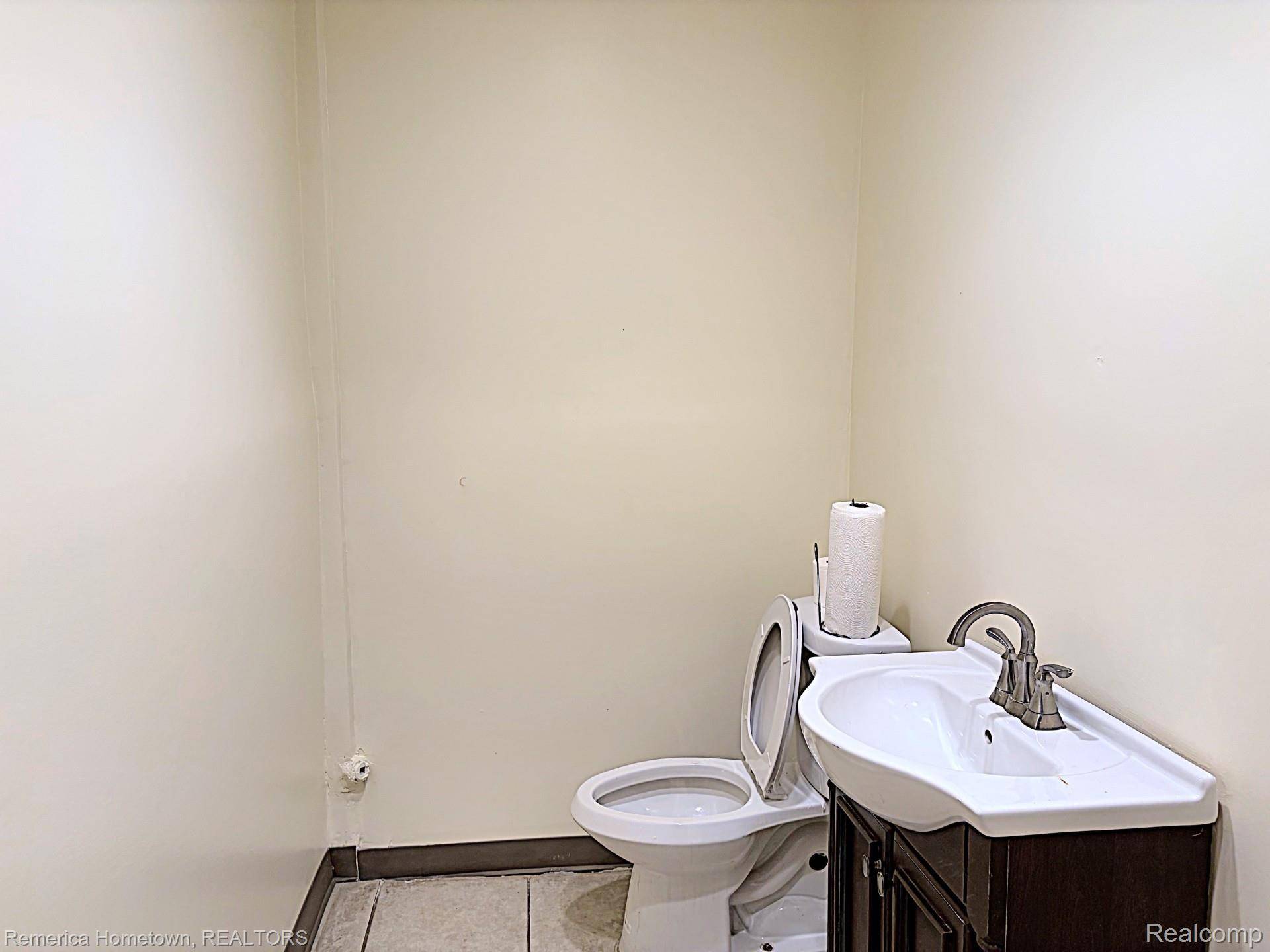 23806 Grand River AVE, Detroit, MI 48219