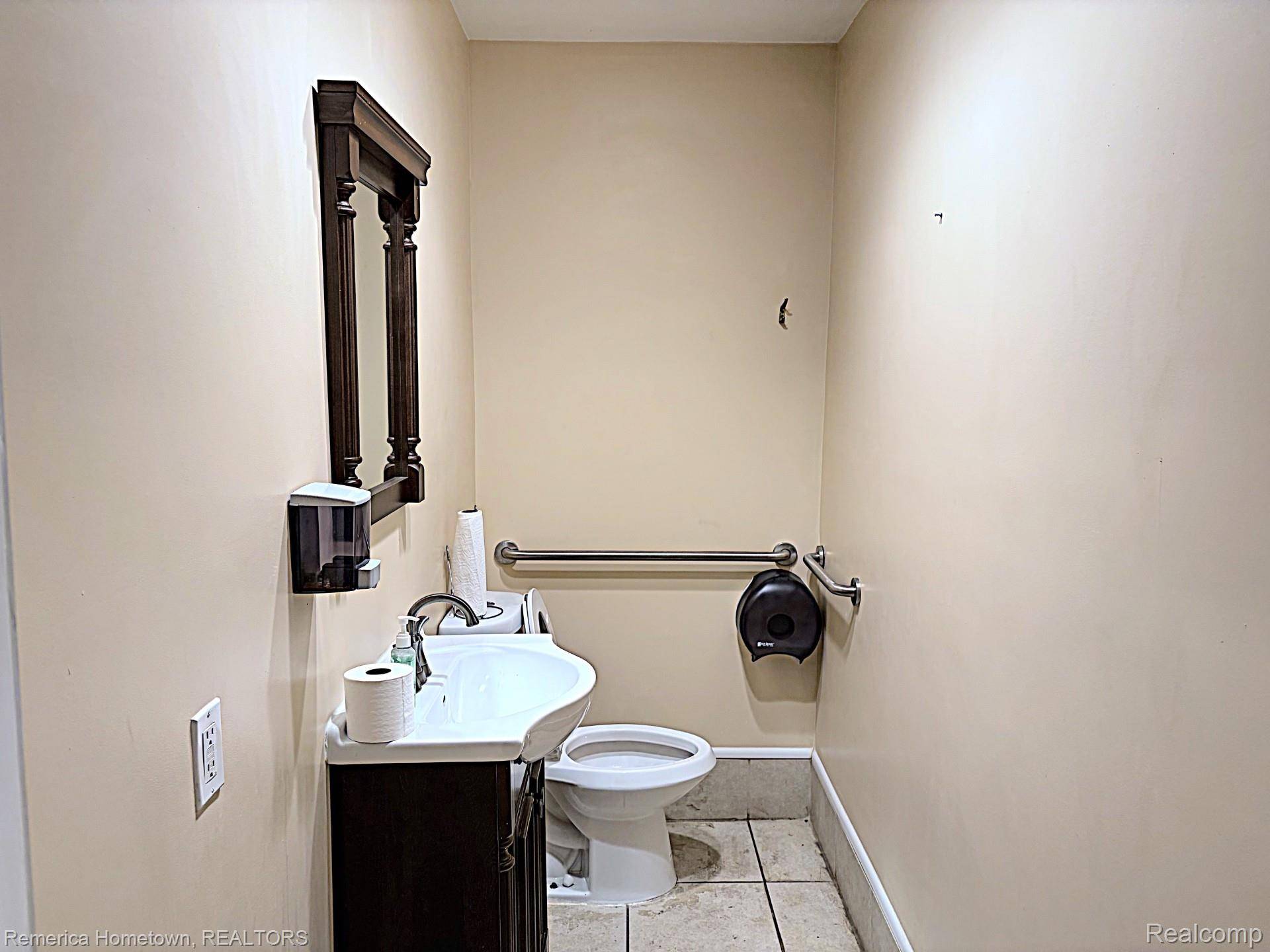 23806 Grand River AVE, Detroit, MI 48219